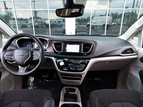 Certified 2023 Chrysler Voyager LX FWD image 29