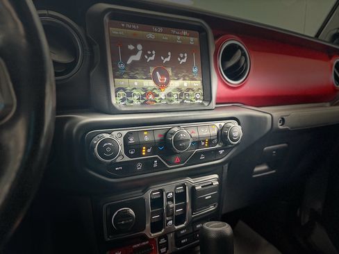 Used 2021 Jeep Gladiator Rubicon AWD/4WD image 20