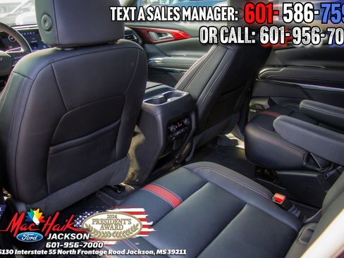 Used 2025 Chevrolet Traverse RS AWD/4WD image 9