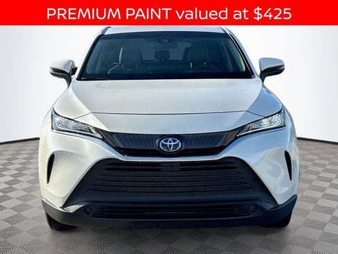 Used 2021 Toyota Venza LE image 2