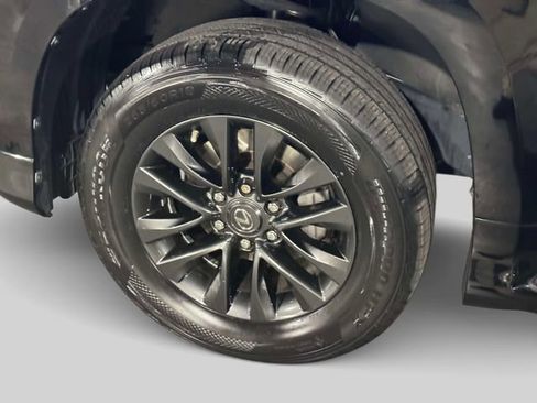 Certified 2023 Lexus GX 460 Premium w/ Premium Package AWD/4WD image 10