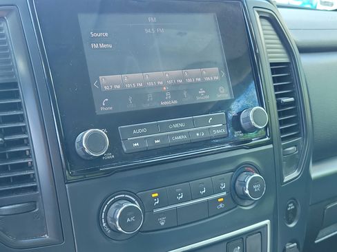 Used 2022 Nissan Titan S image 27