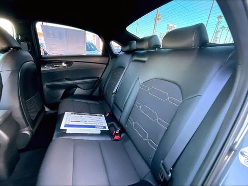 Used 2023 Kia Forte GT-Line image 15