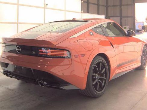 Used 2024 Nissan Z Performance w/ Heritage Edition image 4