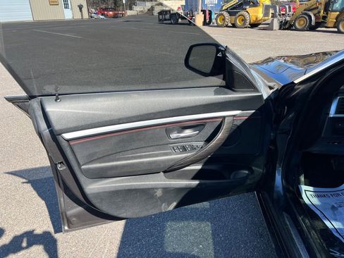 Used 2018 BMW 330i Gran Turismo xDrive image 15