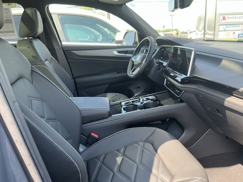 New 2026 Volkswagen Atlas Cross Sport SE AWD/4WD image 24
