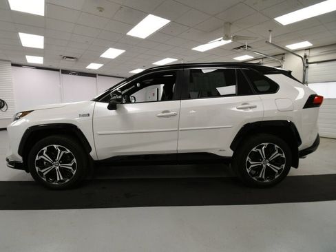 Used 2022 Toyota RAV4 XSE w/ Weather Package AWD/4WD image 4