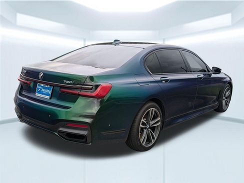 Used 2020 BMW 750i xDrive w/ Executive Package AWD/4WD image 3