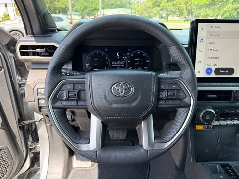 Used 2024 Toyota Tacoma Limited w/ Limited Package (LT) AWD/4WD image 20