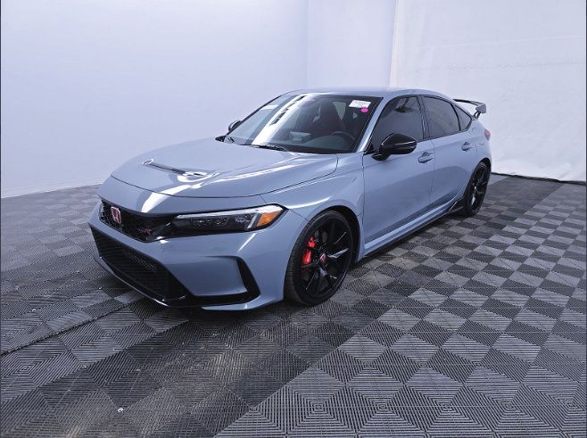 Used 2025 Honda Civic Type R image 3