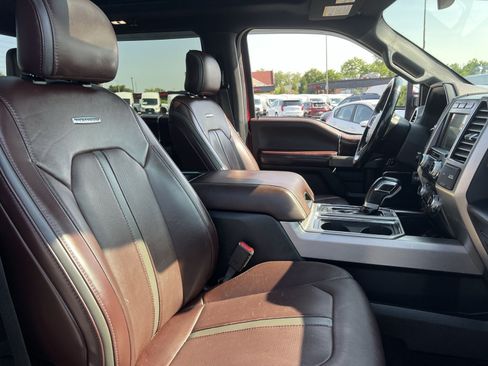 Used 2017 Ford F150 Platinum w/ Equipment Group 701A Luxury AWD/4WD image 27