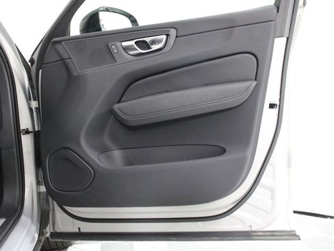 Certified 2025 Volvo XC60 B5 Plus image 21