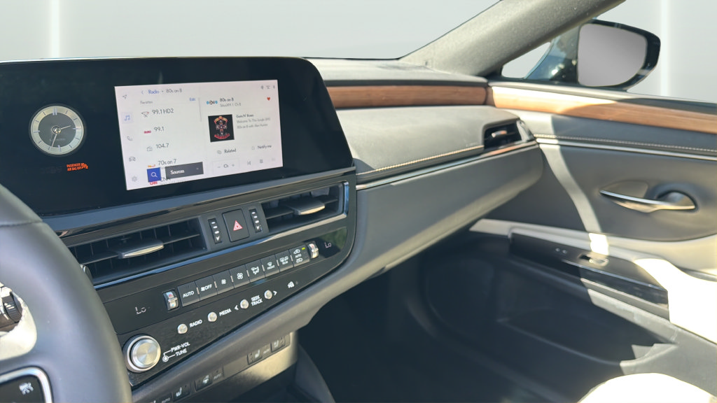 Used 2023 Lexus ES 350 w/ Premium Package FWD image 16