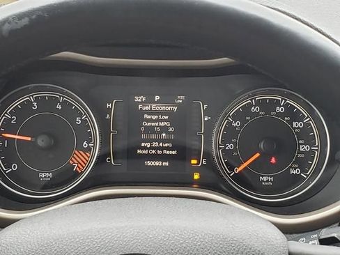 Used 2015 Jeep Cherokee Latitude w/ Cold Weather Group image 26