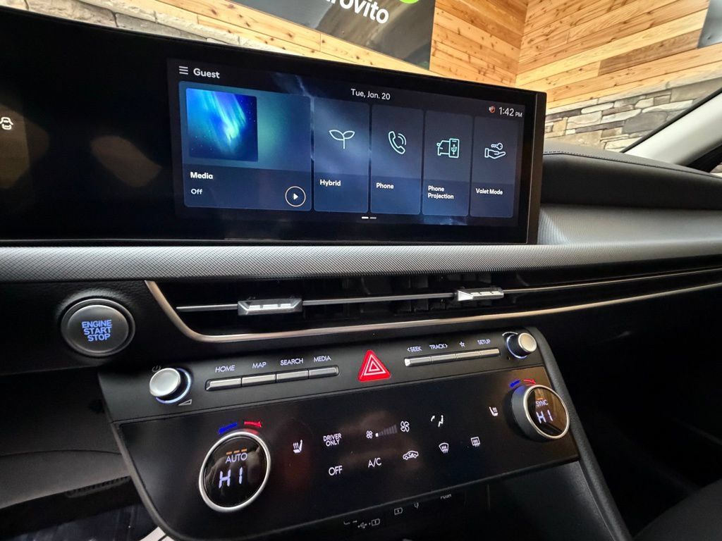 Used 2025 Hyundai Sonata SEL FWD image 18