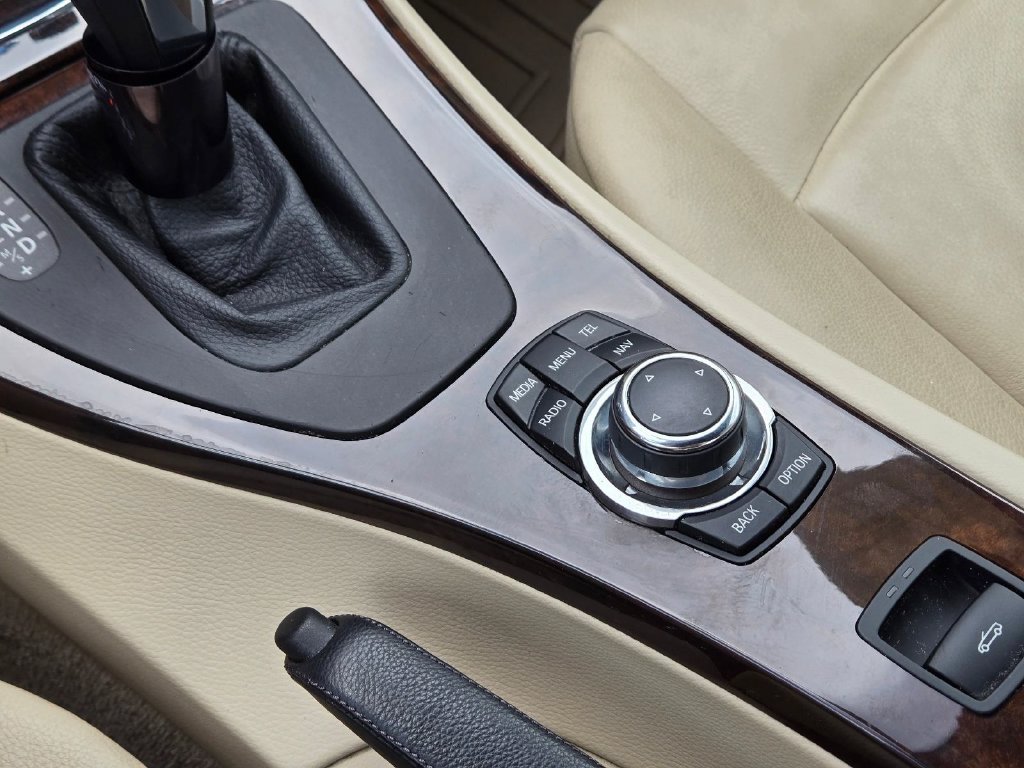 Used 2013 BMW 328i Convertible RWD image 24