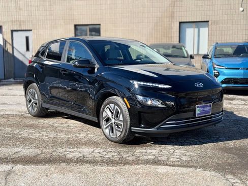 Used 2023 Hyundai Kona SE image 8