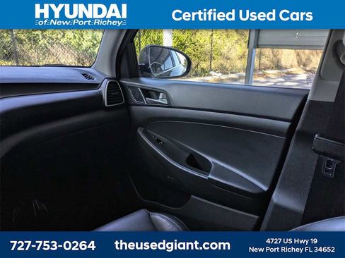 Certified 2021 Hyundai Tucson Limited image 18