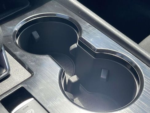 Used 2025 Nissan Rogue S image 29