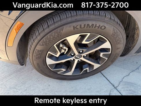 Certified 2025 Kia Sportage EX w/ Premium Package image 8