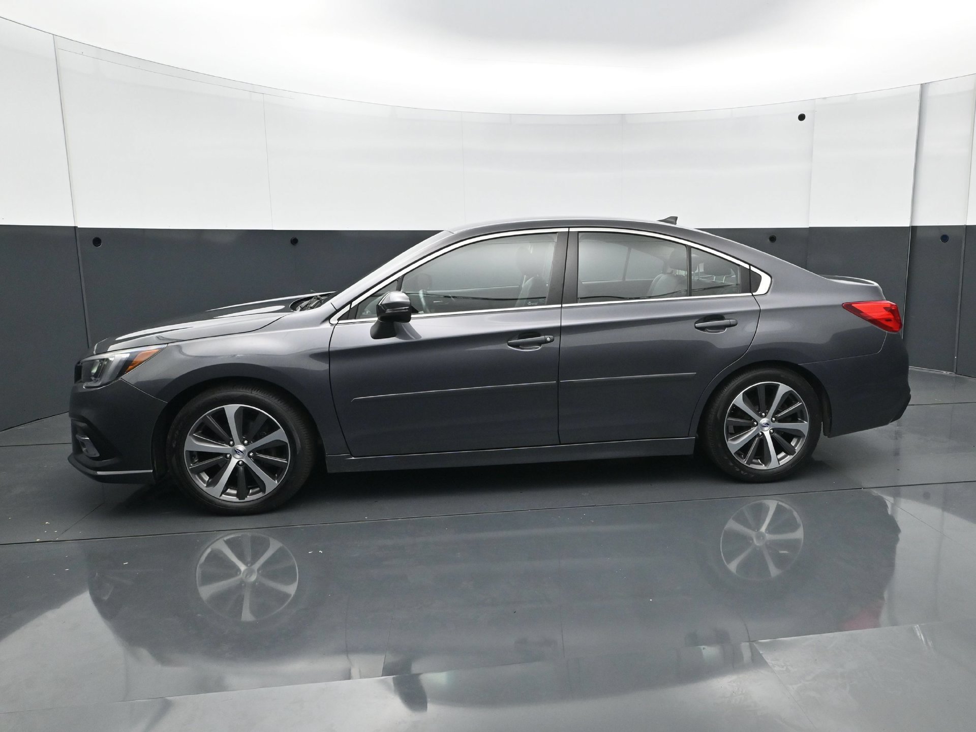 Used 2019 Subaru Legacy 2.5i Limited AWD/4WD image 3