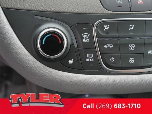 Used 2025 Chevrolet Malibu LT image 34