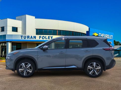 Used 2023 Nissan Rogue SL w/ SL Premium Package FWD image 2