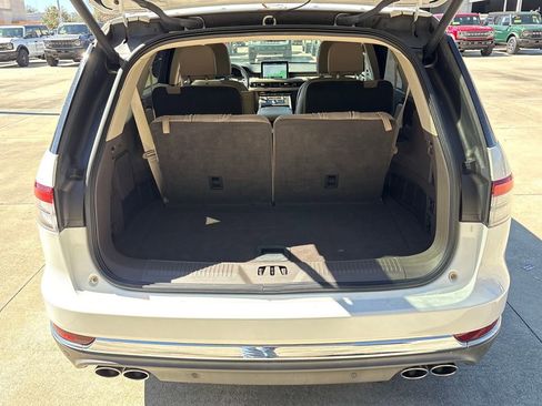 Used 2022 Lincoln Aviator Reserve w/ Elements Package Plus image 33