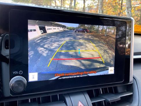 Used 2023 Toyota RAV4 XLE image 28