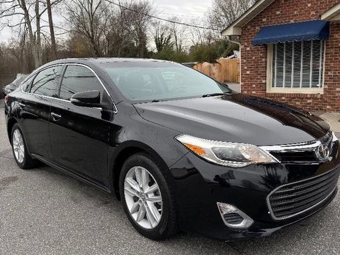 Used 2013 Toyota Avalon XLE image 3