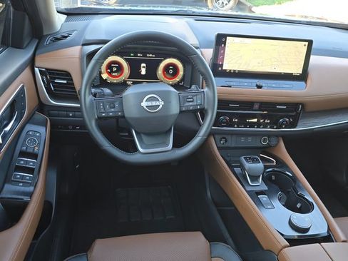 Certified 2025 Nissan Rogue Platinum AWD/4WD image 13