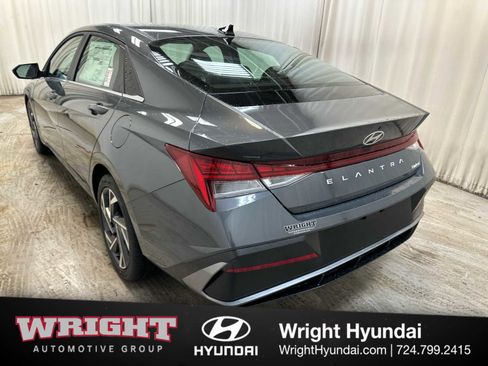 New 2026 Hyundai Elantra Limited FWD image 4