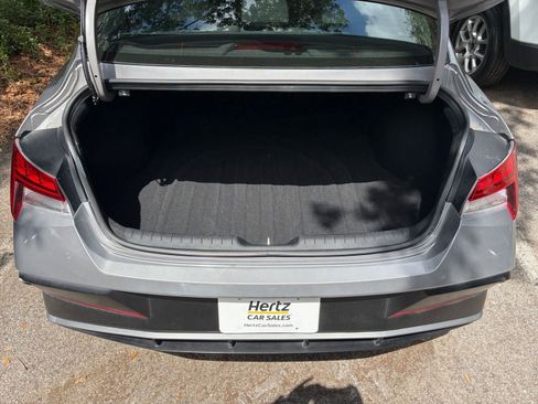 Used 2025 Hyundai Elantra SEL FWD image 32