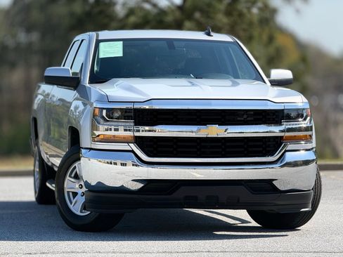 Used 2018 Chevrolet Silverado 1500 LT image 4