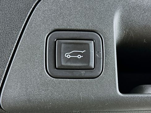 Used 2023 Buick Envision Essence w/ Sport Touring Package image 29