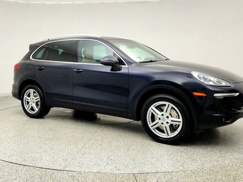 Used 2017 Porsche Cayenne S w/ Premium Package AWD/4WD image 3