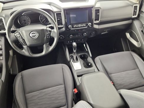 Used 2024 Nissan Frontier SV w/ SV Convenience Package image 15