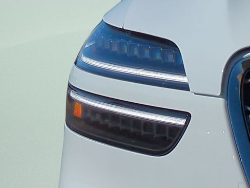 Used 2026 Genesis GV70 2.5T Select AWD/4WD image 10