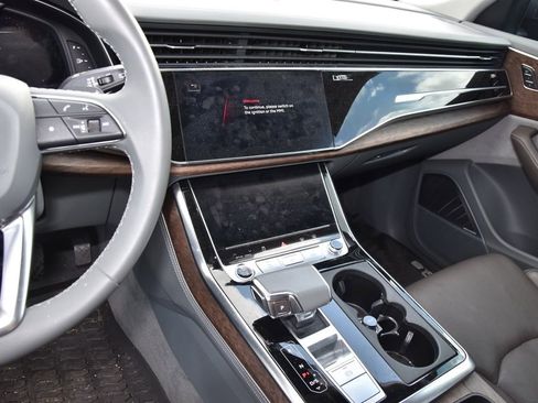 Used 2024 Audi Q8 Prestige AWD/4WD image 9