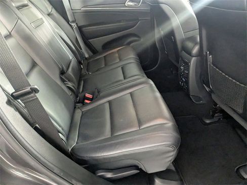 Used 2020 Jeep Grand Cherokee Limited w/ Luxury Group II image 32