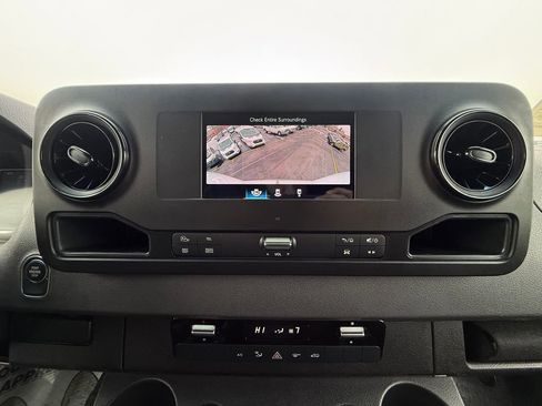 Used 2024 Mercedes-Benz Sprinter 2500 w/ Acoustic Package image 30