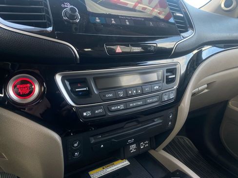 Used 2022 Honda Pilot Elite image 18