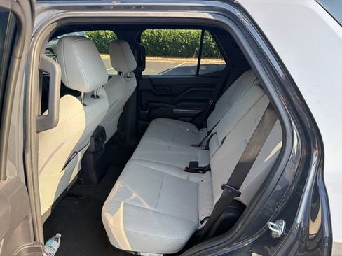 Used 2025 Toyota 4Runner SR5 AWD/4WD image 9
