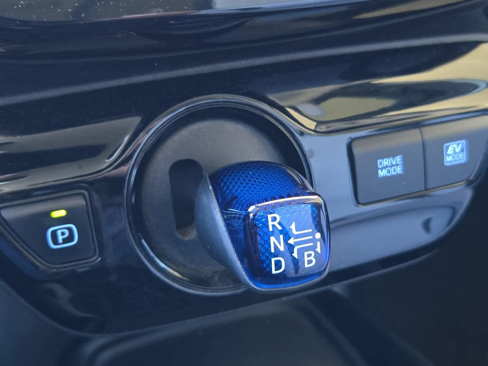 Used 2019 Toyota Prius LE FWD image 30