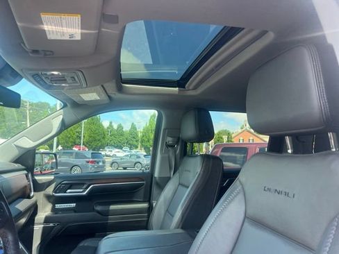 Used 2024 GMC Sierra 1500 Denali AWD/4WD image 15