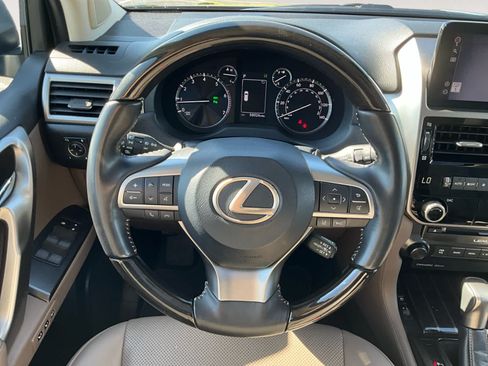 Used 2023 Lexus GX 460 Premium w/ Premium Package AWD/4WD image 12