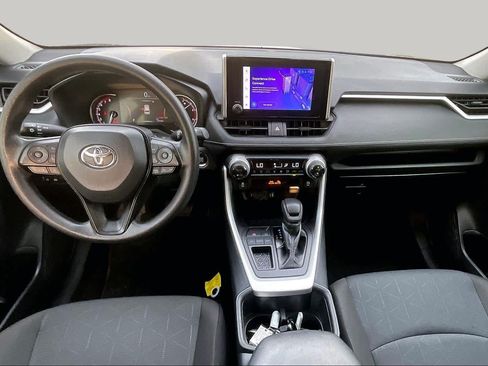 Used 2025 Toyota RAV4 XLE FWD image 15