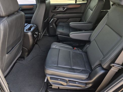Used 2025 GMC Yukon Denali image 31