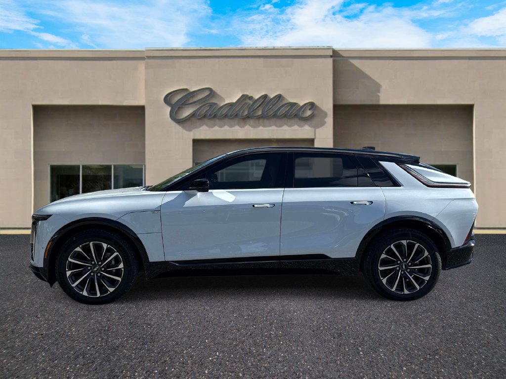 New 2027 Cadillac Lyriq Sport w/ LPO, Floor Liner Package AWD/4WD image 6
