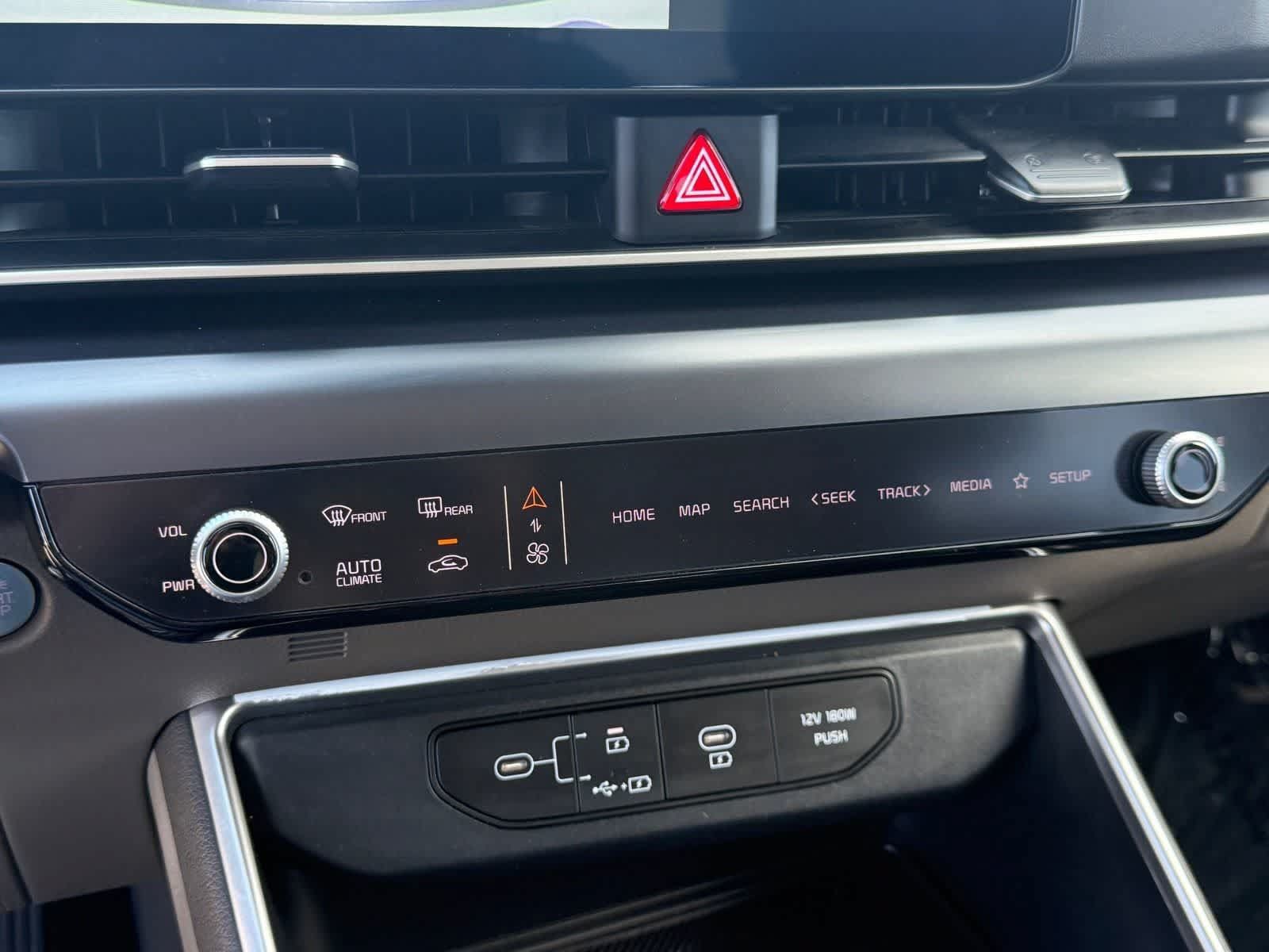 Used 2025 Kia Carnival FWD image 24